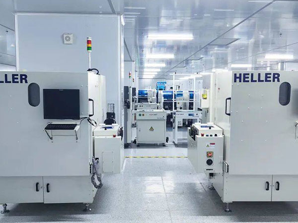 5G基站板SMT設備生產91免费污污视频.jpg